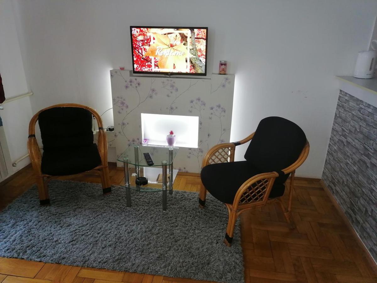 Apartment Aska Belgrad Exteriör bild