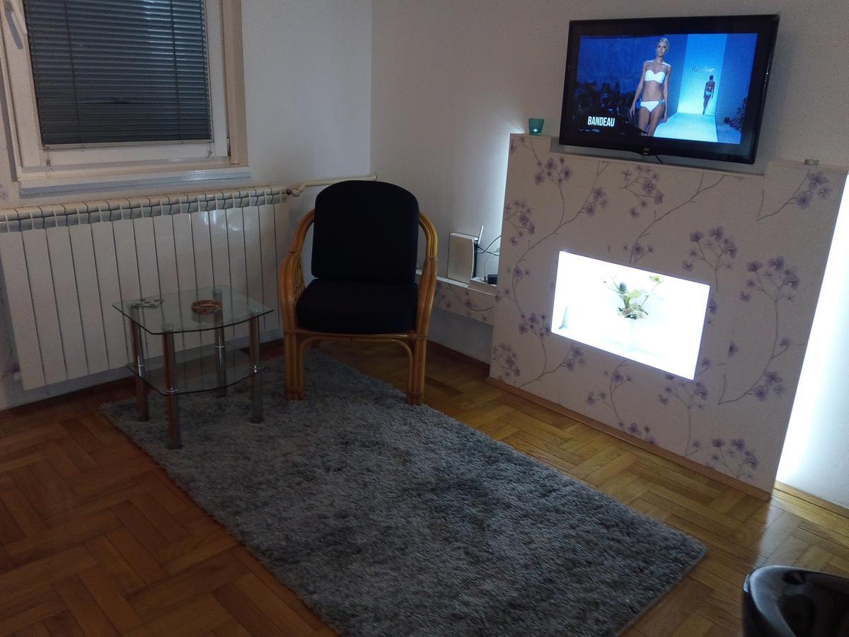 Apartment Aska Belgrad Exteriör bild