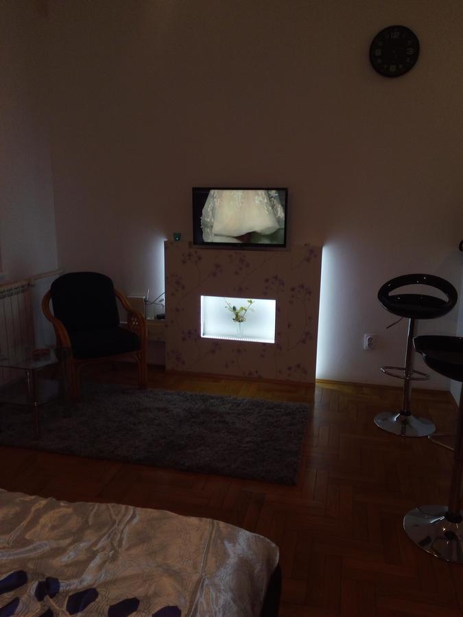 Apartment Aska Belgrad Exteriör bild