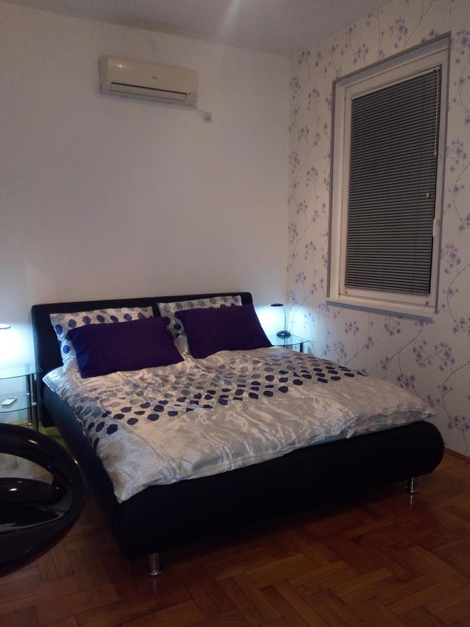 Apartment Aska Belgrad Exteriör bild